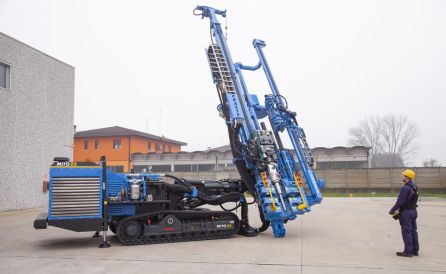 mito25 drill rig 1